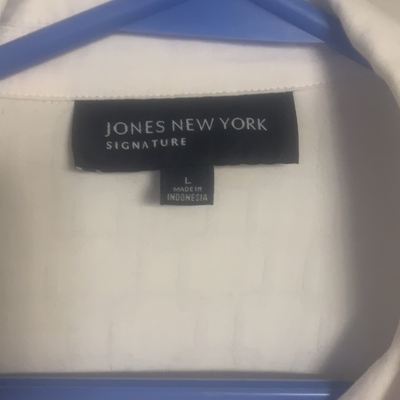 Jones New York Large white button up with bottom tie - Picture 2 of 3